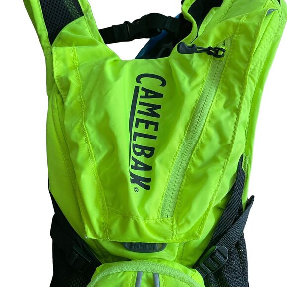 CamelBak Unisex Rogue Lightweight Hydration Backpack Running Water Bladder  2L - Picture 3 of 12